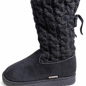 Muk Luks Women's Boots sz 6